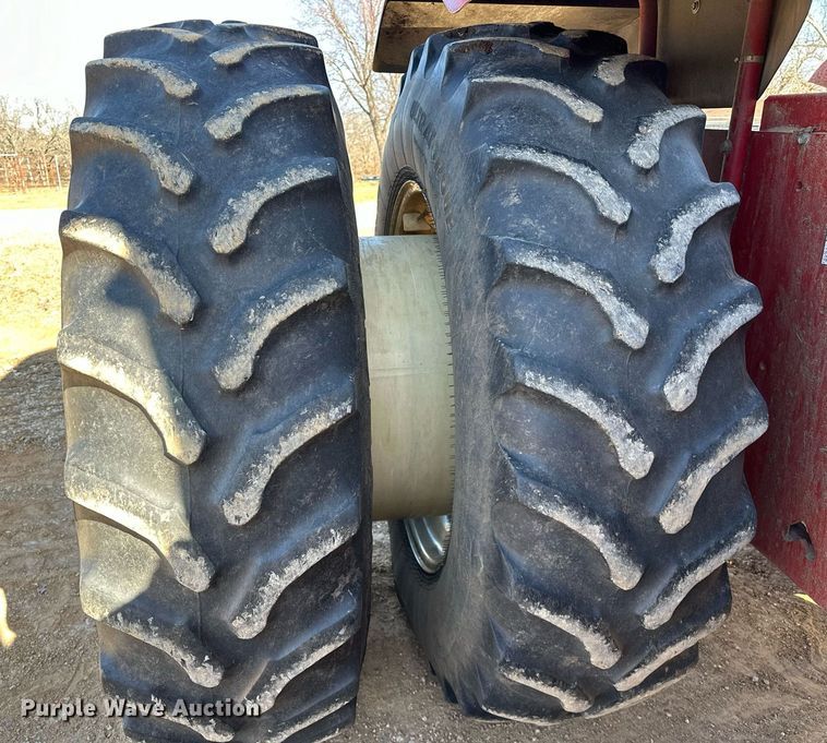 image for item OM9897 2011 Versatile  375 4WD tractor