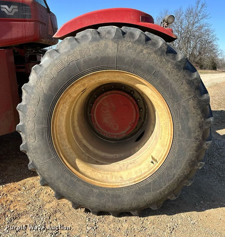 image for item OM9897 2011 Versatile  375 4WD tractor