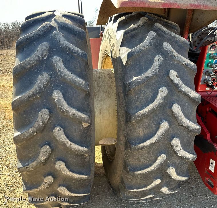 image for item OM9897 2011 Versatile  375 4WD tractor