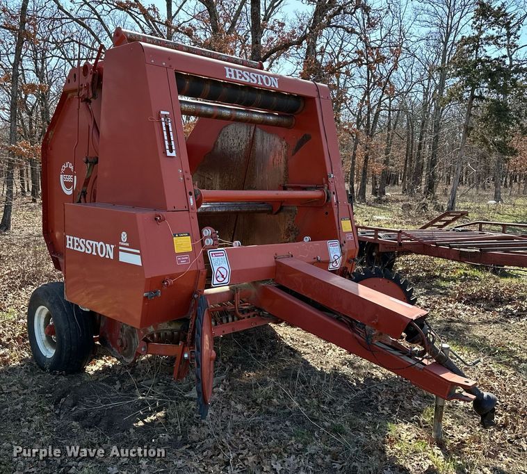 image for item OM9900 Hesston  5585 round baler