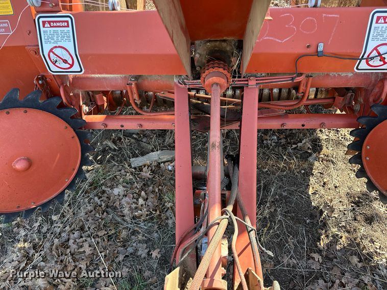 image for item OM9900 Hesston  5585 round baler