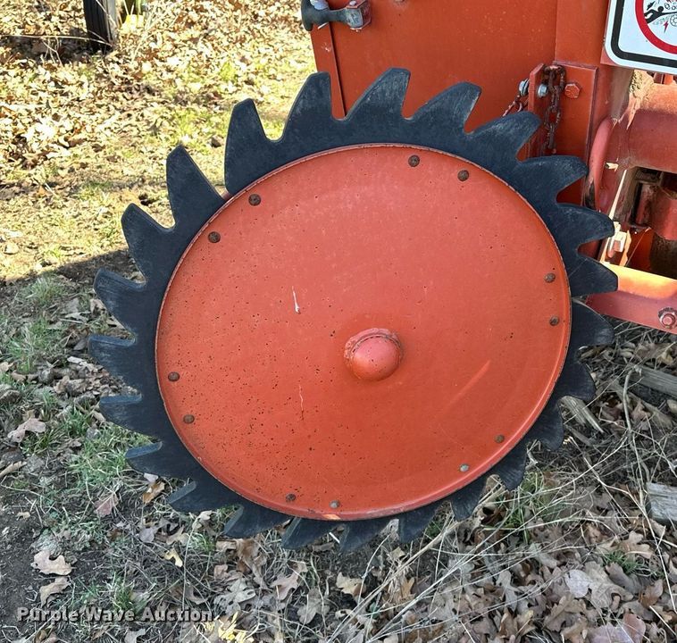 image for item OM9900 Hesston  5585 round baler