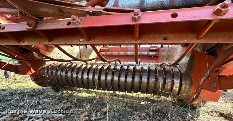 image for item OM9900 Hesston  5585 round baler