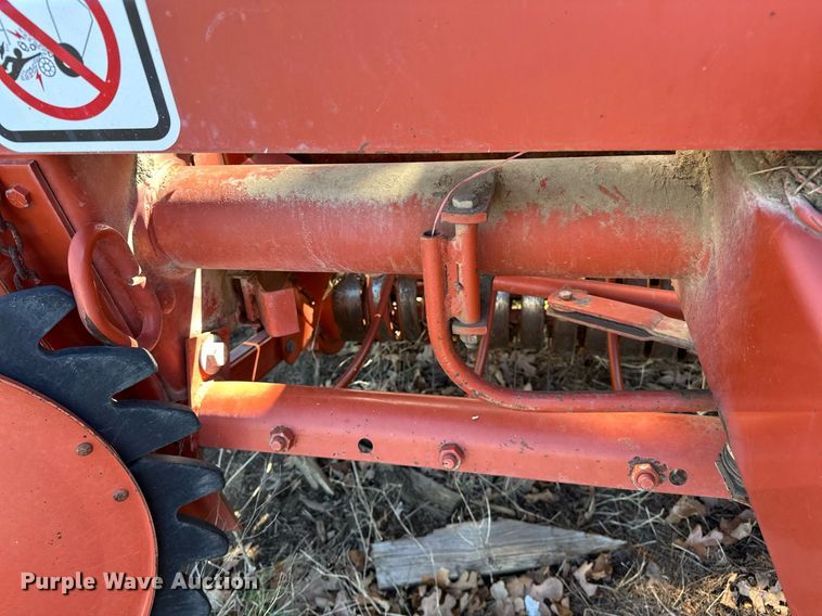 image for item OM9900 Hesston  5585 round baler