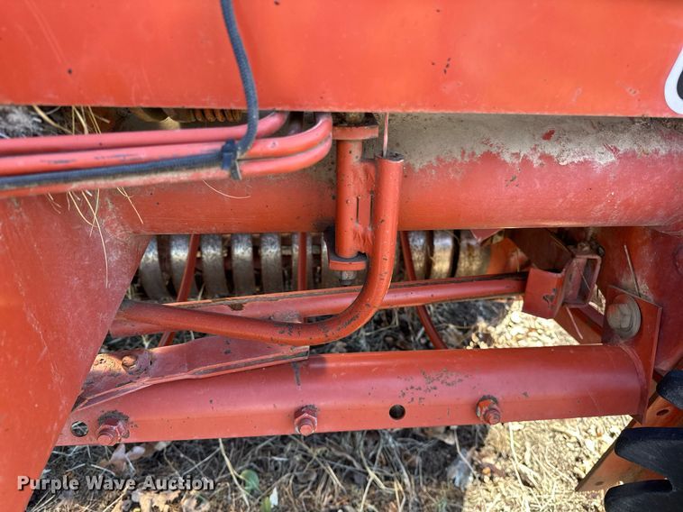 image for item OM9900 Hesston  5585 round baler