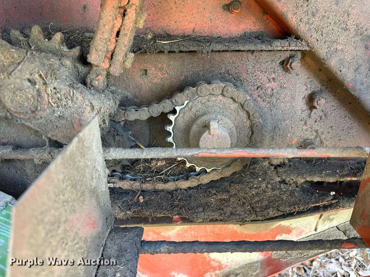 image for item OM9900 Hesston  5585 round baler