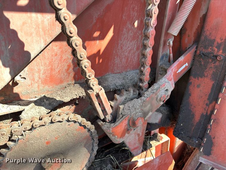 image for item OM9900 Hesston  5585 round baler