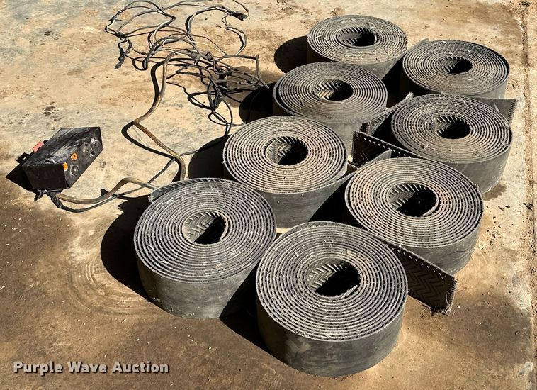 image for item OM9900 Hesston  5585 round baler