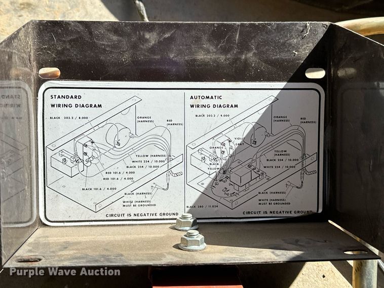 image for item OM9900 Hesston  5585 round baler
