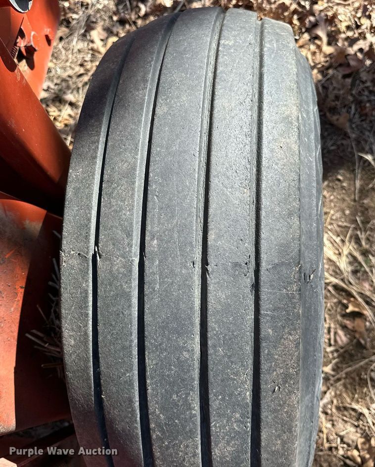 image for item OM9900 Hesston  5585 round baler