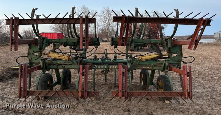 image for item OM9904 John Deere  1610 chisel