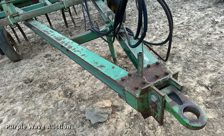 image for item OM9904 John Deere  1610 chisel