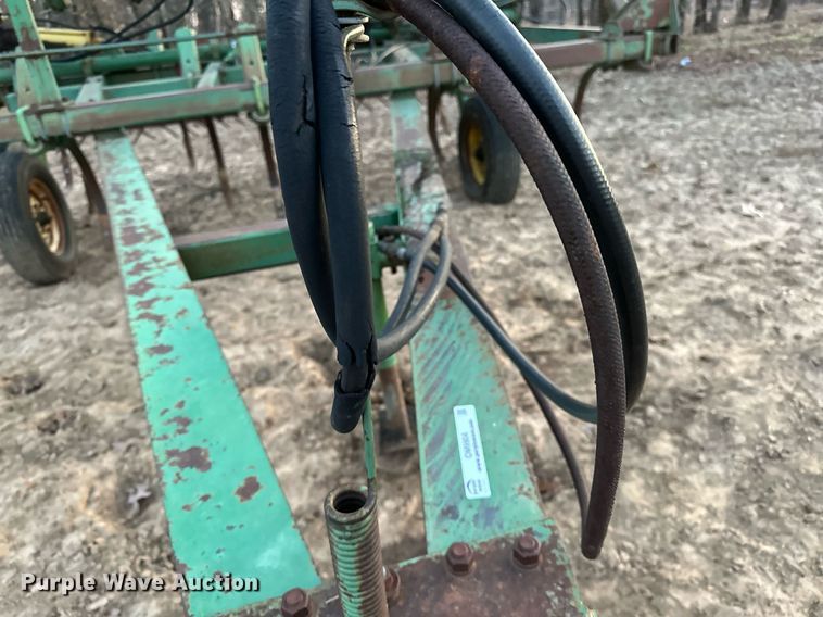 image for item OM9904 John Deere  1610 chisel