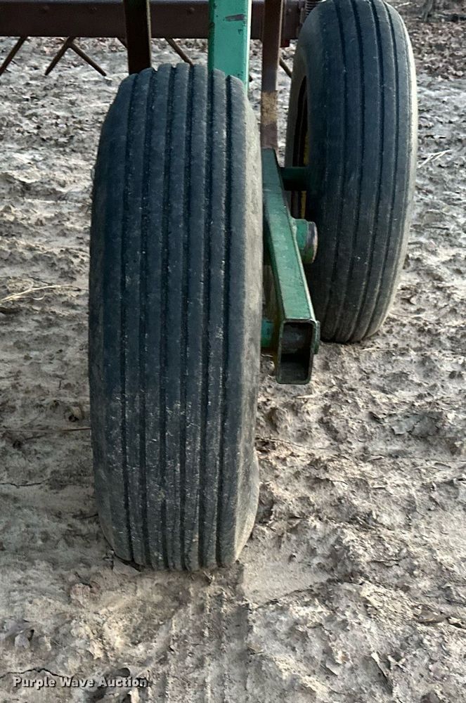 image for item OM9904 John Deere  1610 chisel