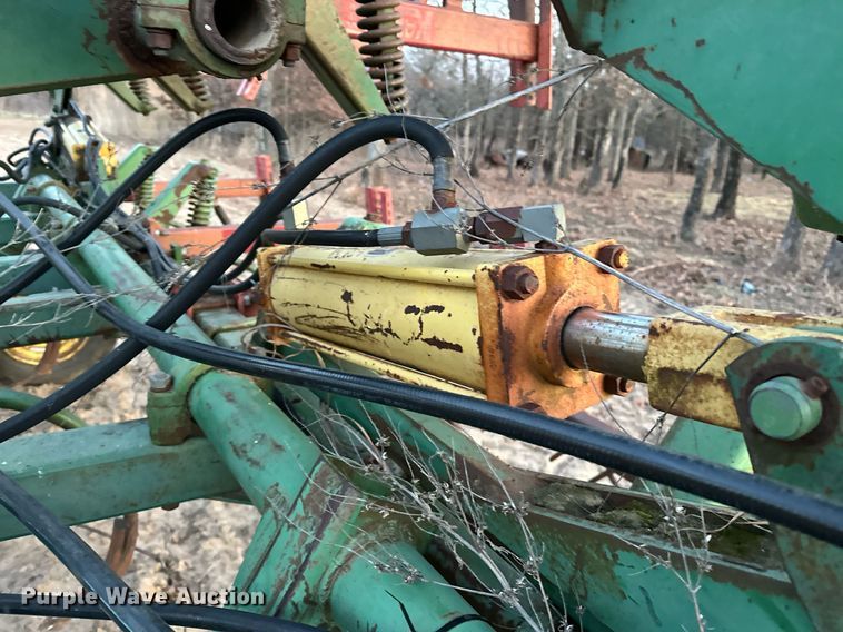 image for item OM9904 John Deere  1610 chisel