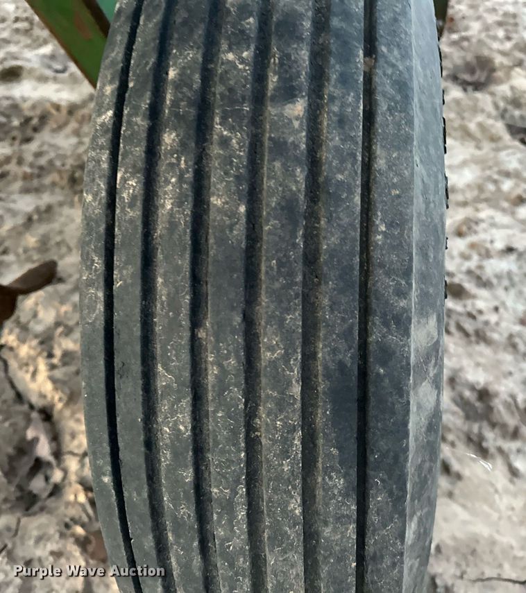 image for item OM9904 John Deere  1610 chisel