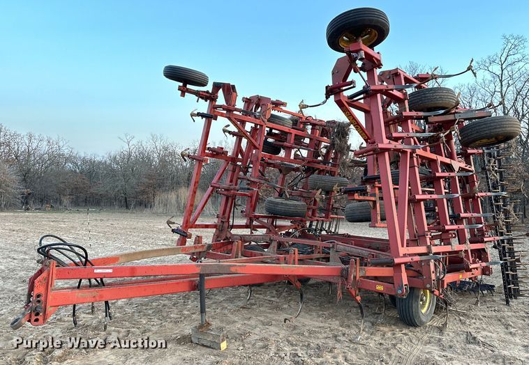 image for item OM9905 Sunflower  5452 field cultivator