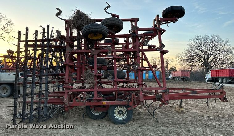 image for item OM9905 Sunflower  5452 field cultivator