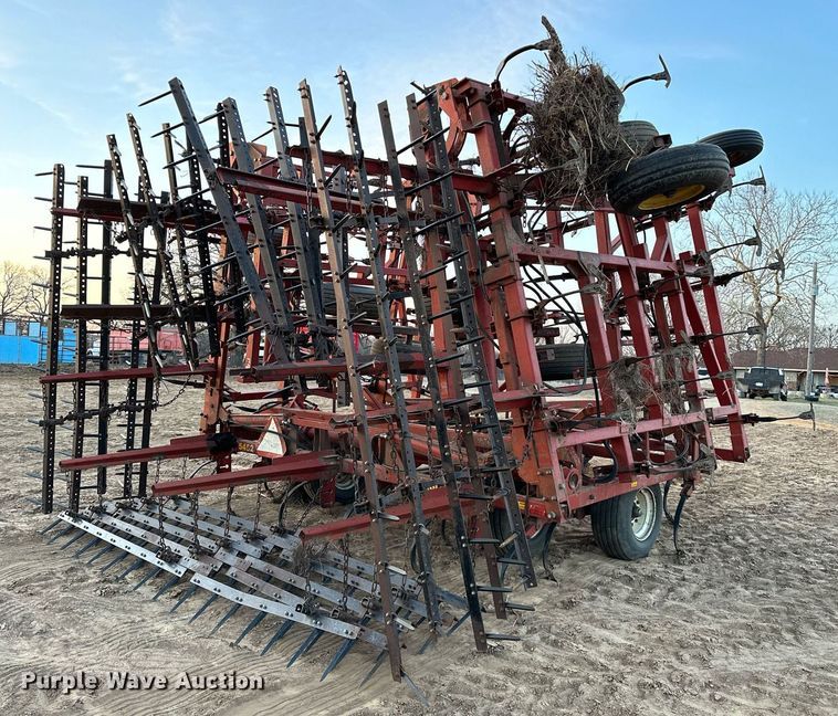 image for item OM9905 Sunflower  5452 field cultivator