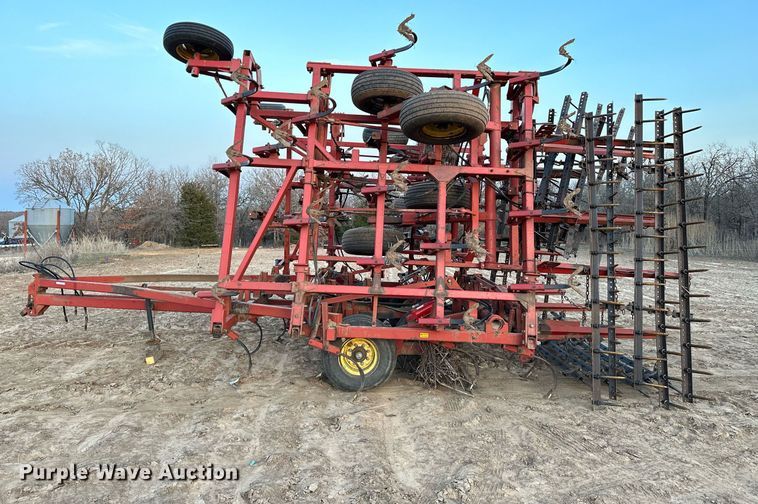 image for item OM9905 Sunflower  5452 field cultivator