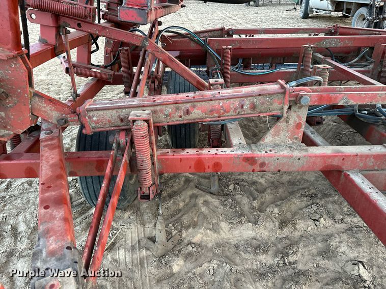 image for item OM9905 Sunflower  5452 field cultivator