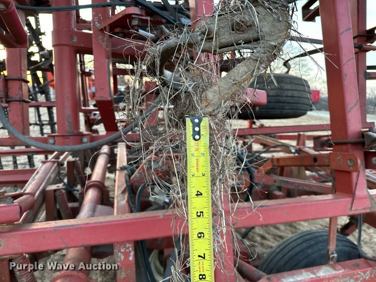 image for item OM9905 Sunflower  5452 field cultivator