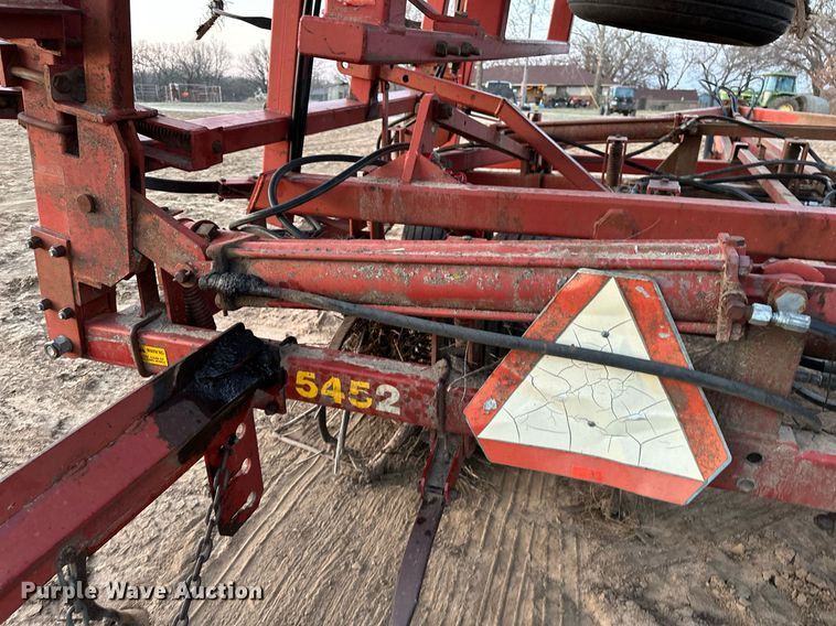 image for item OM9905 Sunflower  5452 field cultivator