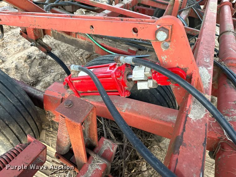 image for item OM9905 Sunflower  5452 field cultivator