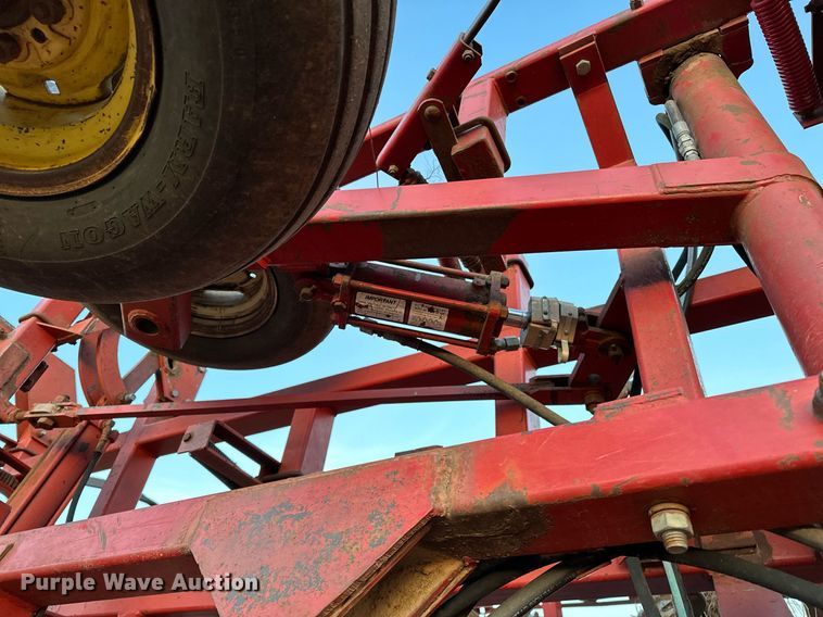 image for item OM9905 Sunflower  5452 field cultivator