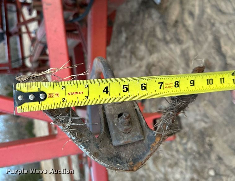 image for item OM9905 Sunflower  5452 field cultivator