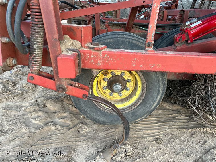 image for item OM9905 Sunflower  5452 field cultivator