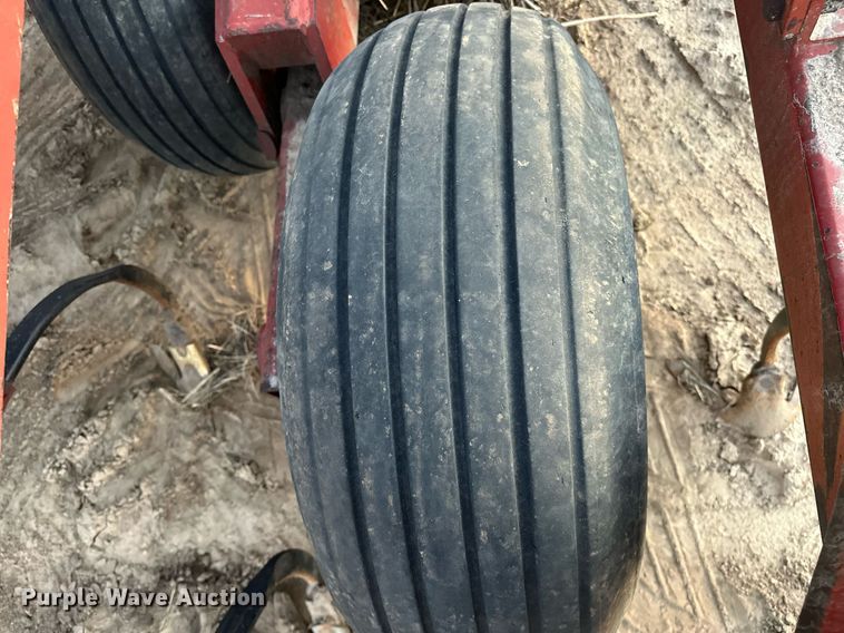 image for item OM9905 Sunflower  5452 field cultivator