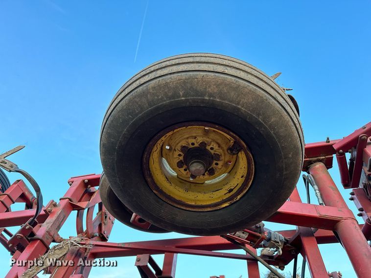 image for item OM9905 Sunflower  5452 field cultivator