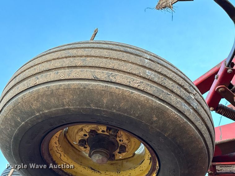 image for item OM9905 Sunflower  5452 field cultivator