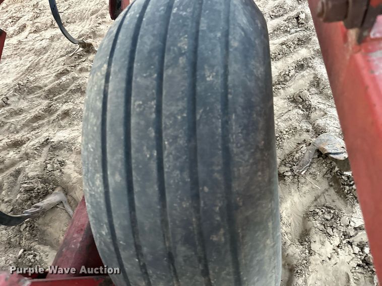 image for item OM9905 Sunflower  5452 field cultivator