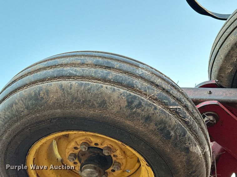 image for item OM9905 Sunflower  5452 field cultivator