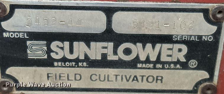 image for item OM9905 Sunflower  5452 field cultivator