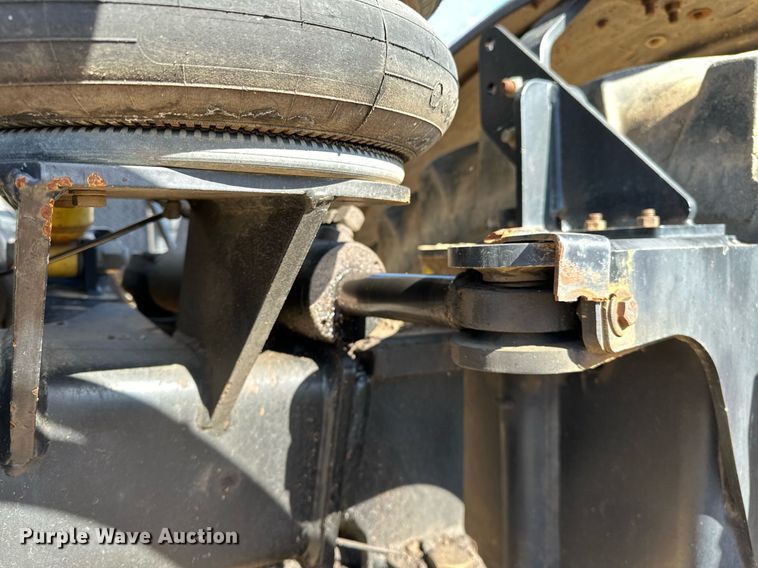 image for item OM9907 Willmar Eagle 8500 sprayer