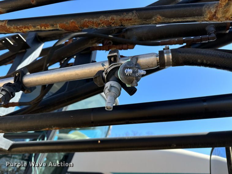 image for item OM9907 Willmar Eagle 8500 sprayer