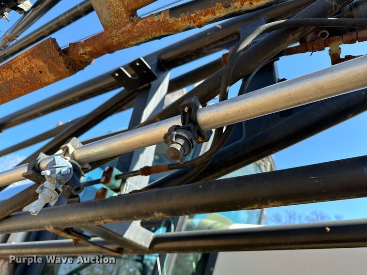 image for item OM9907 Willmar Eagle 8500 sprayer