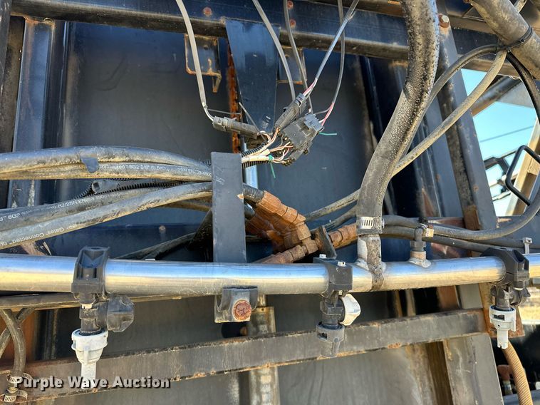 image for item OM9907 Willmar Eagle 8500 sprayer