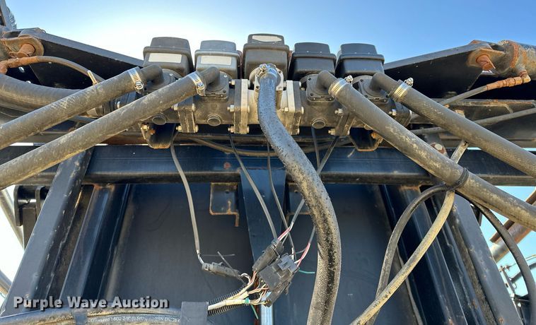 image for item OM9907 Willmar Eagle 8500 sprayer