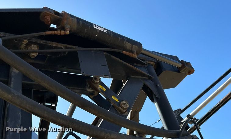 image for item OM9907 Willmar Eagle 8500 sprayer