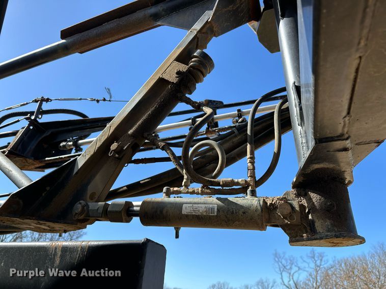 image for item OM9907 Willmar Eagle 8500 sprayer