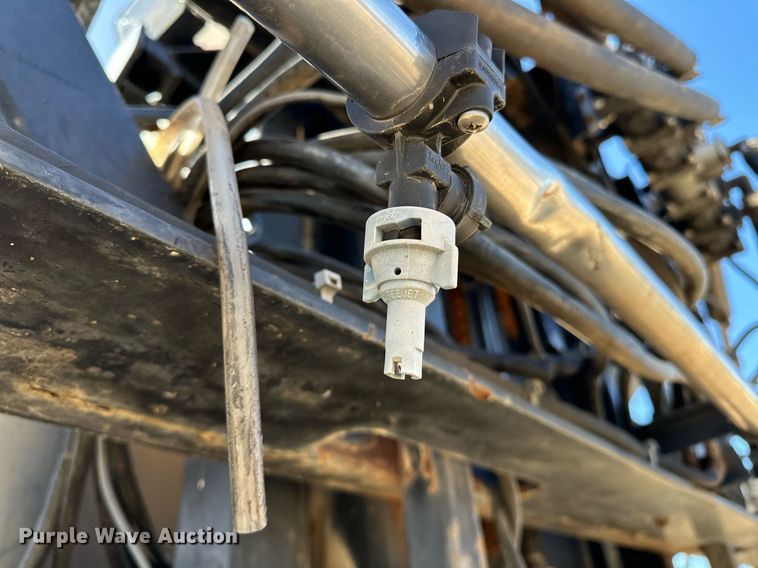 image for item OM9907 Willmar Eagle 8500 sprayer