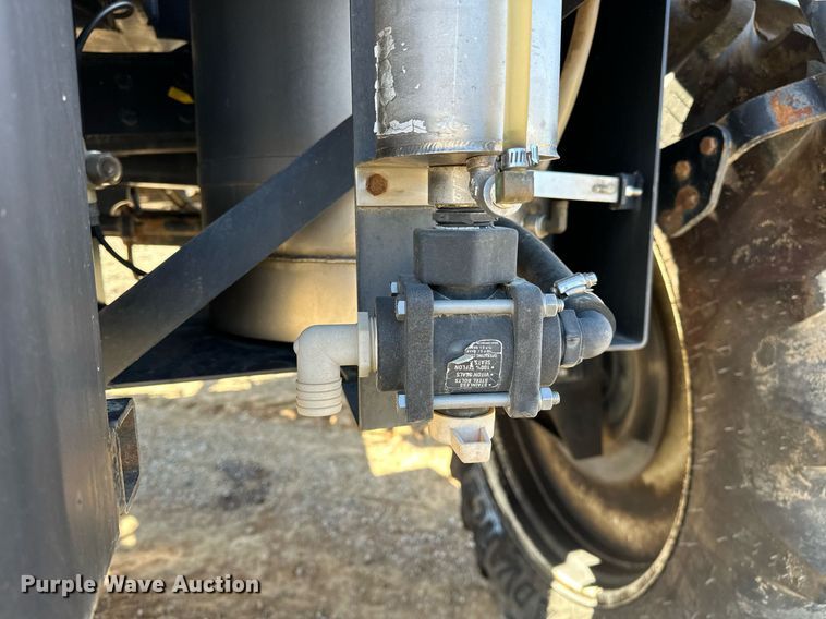 image for item OM9907 Willmar Eagle 8500 sprayer