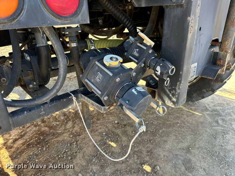 image for item OM9907 Willmar Eagle 8500 sprayer