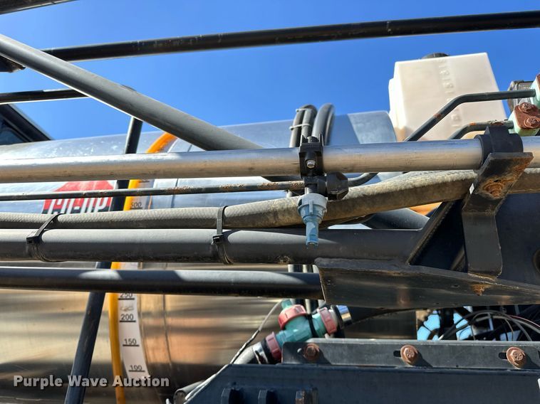 image for item OM9907 Willmar Eagle 8500 sprayer