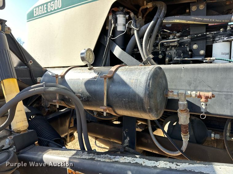 image for item OM9907 Willmar Eagle 8500 sprayer