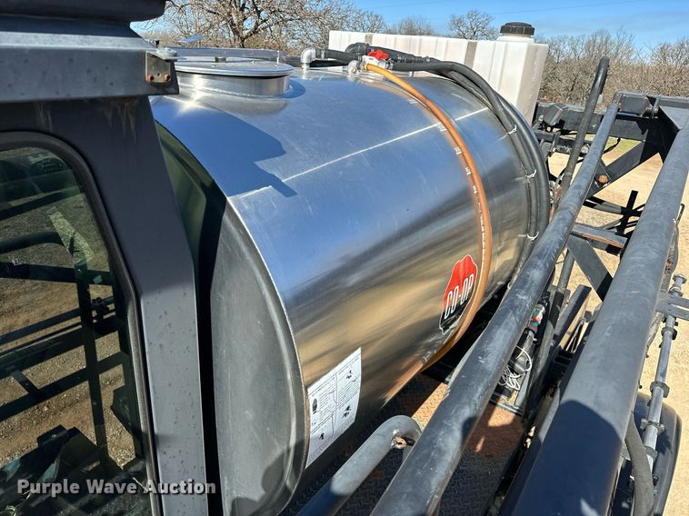 image for item OM9907 Willmar Eagle 8500 sprayer